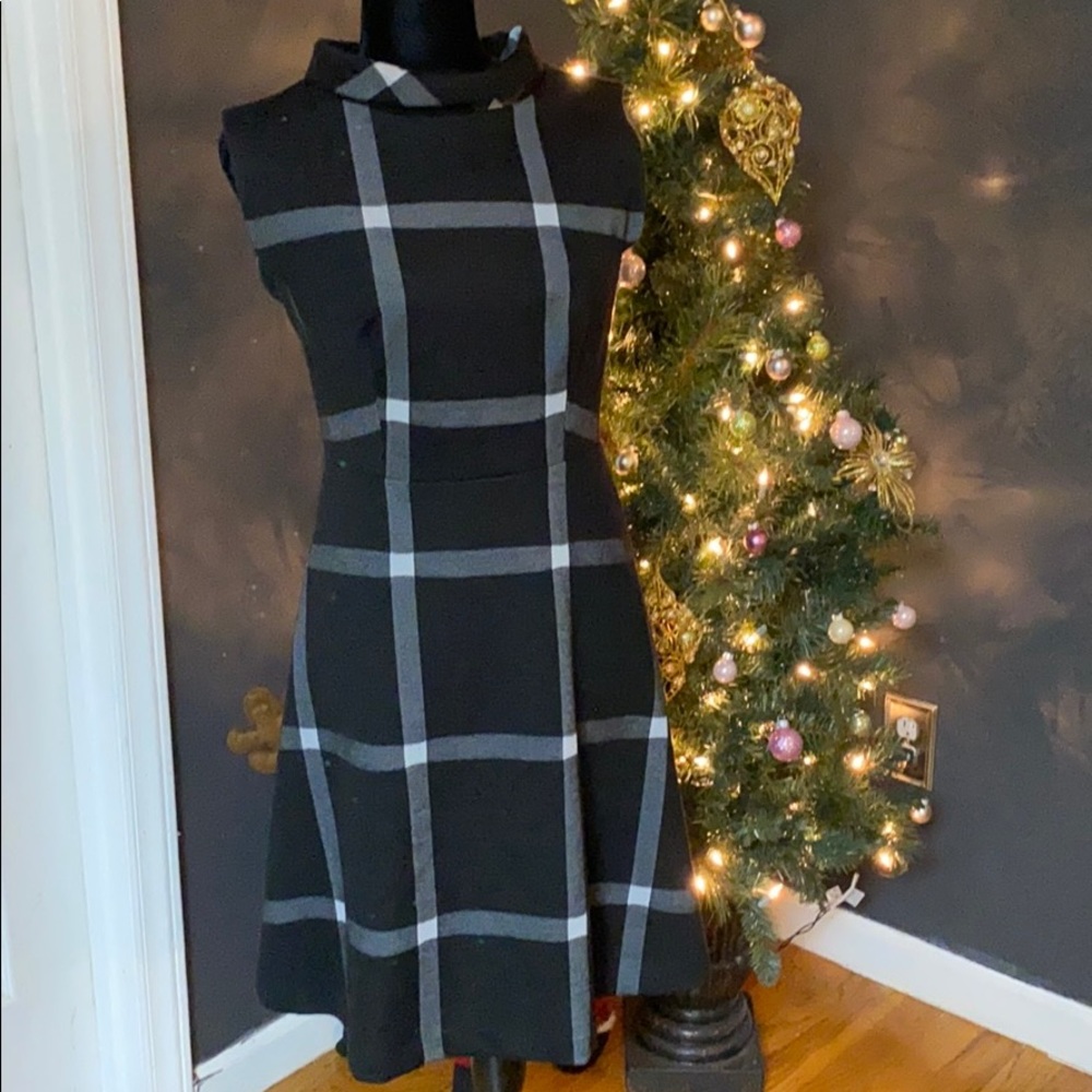 LE CHATEAU Dress size Small